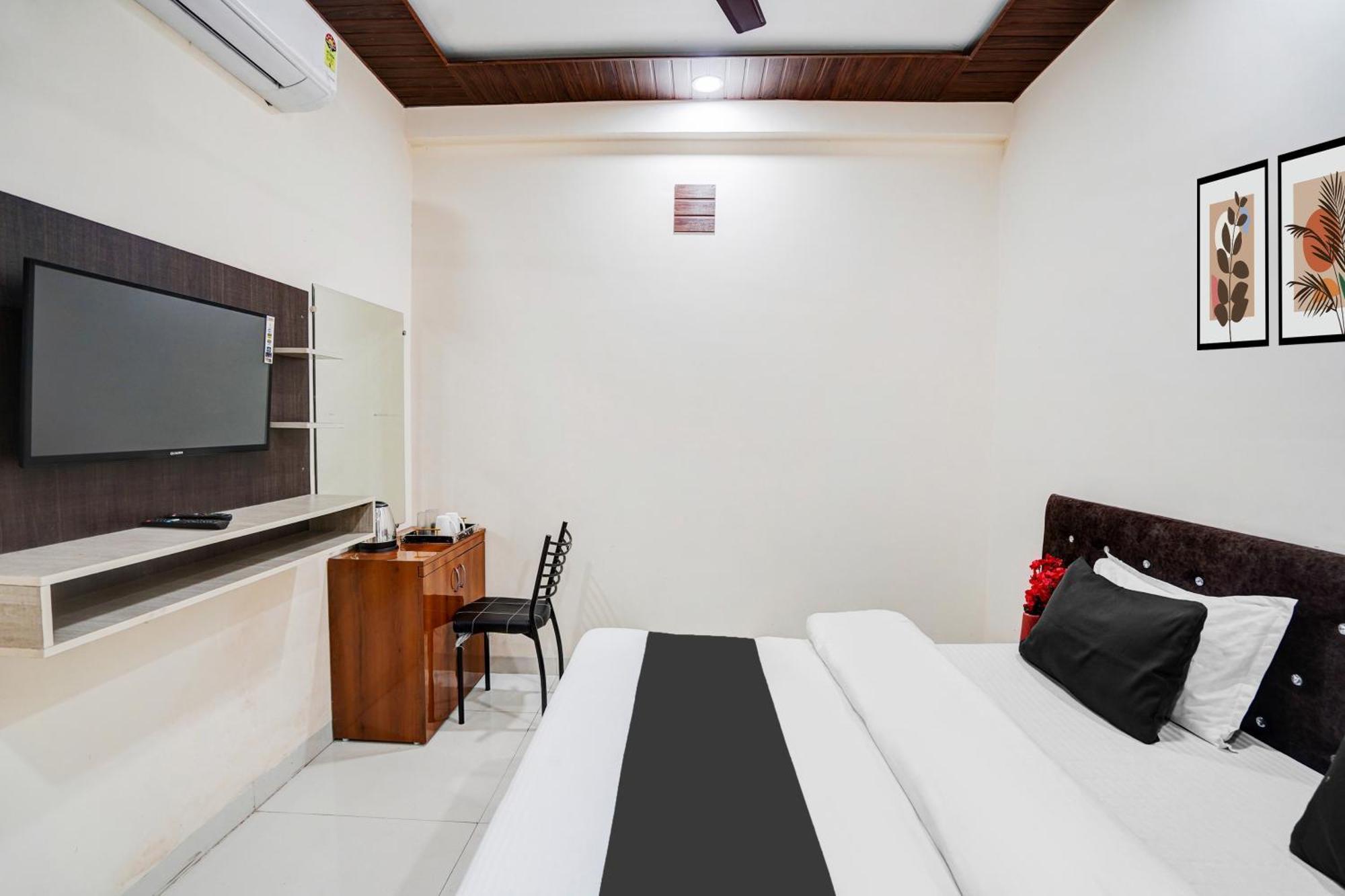 Super Hotel O Brilliant Convention Centre Formerly Madhur Shree อินดอร์ ภายนอก รูปภาพ