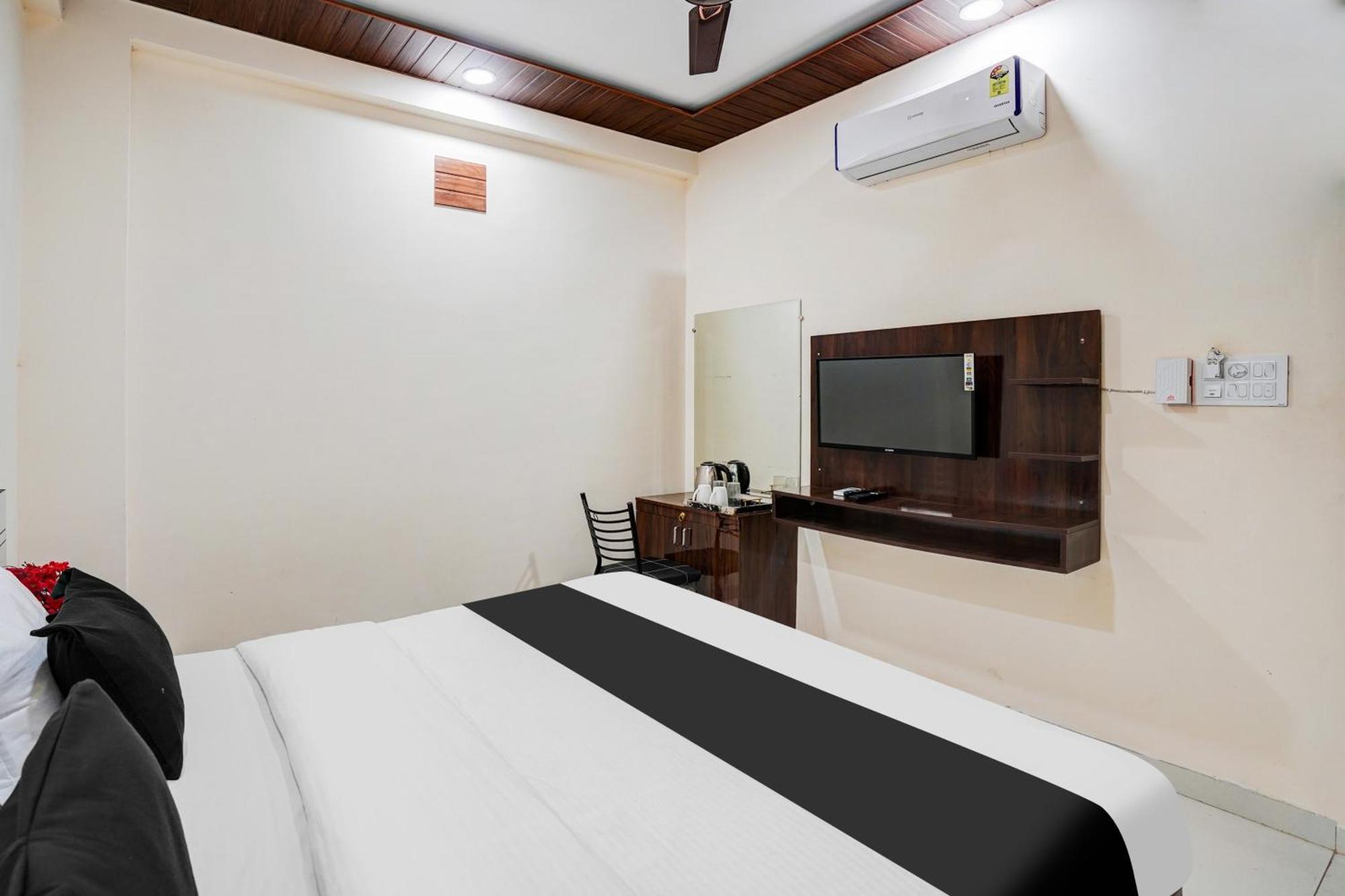 Super Hotel O Brilliant Convention Centre Formerly Madhur Shree อินดอร์ ภายนอก รูปภาพ